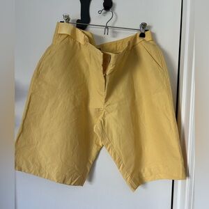Tommy Bahama women’s shorts size 16- yellow